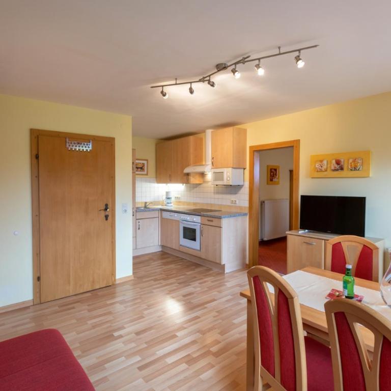 Ferienhof Nasnergut - Comfort Apartment mit 1 Schlafzimmer - Nebengebäude - 2