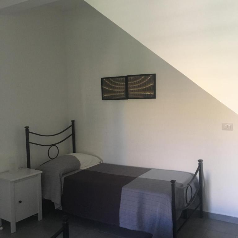 Aeroporto Bellini Rooms - Triple Room with Private Bathroom - 2