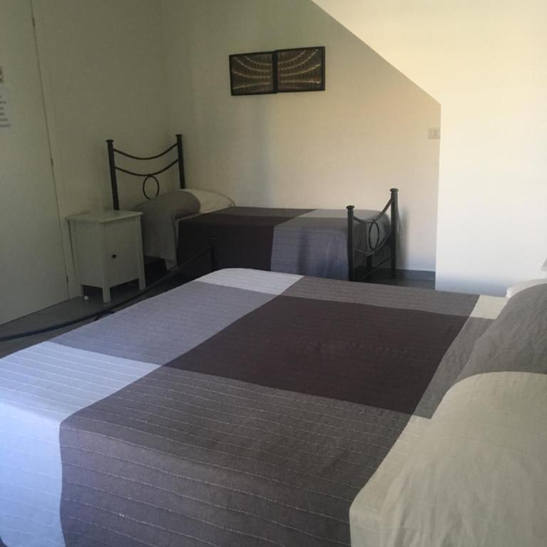 Aeroporto Bellini Rooms - Triple Room with Private Bathroom - 1