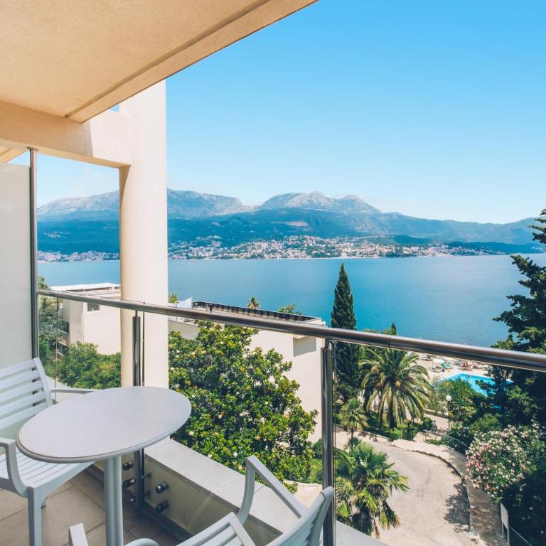 Iberostar Waves Herceg Novi All Inclusive - Double Room with Side Sea View - 4