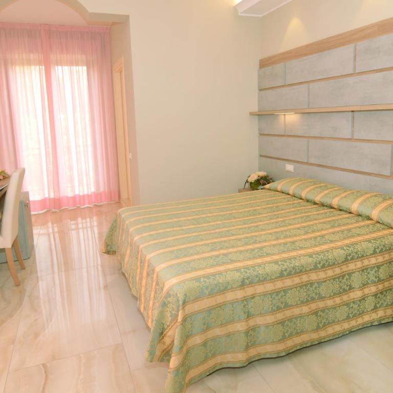 Hotel Pineta - Camera Superior Matrimoniale/Doppia con Letti Singoli - 7