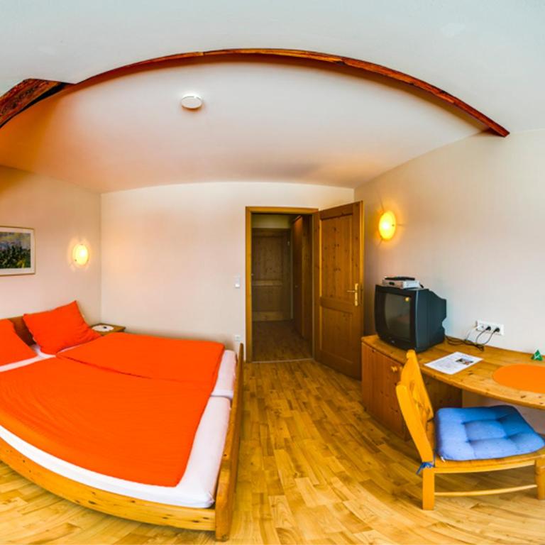 Frühstückspension Zanglhof - Doppel- oder Zweibettzimmer - 1