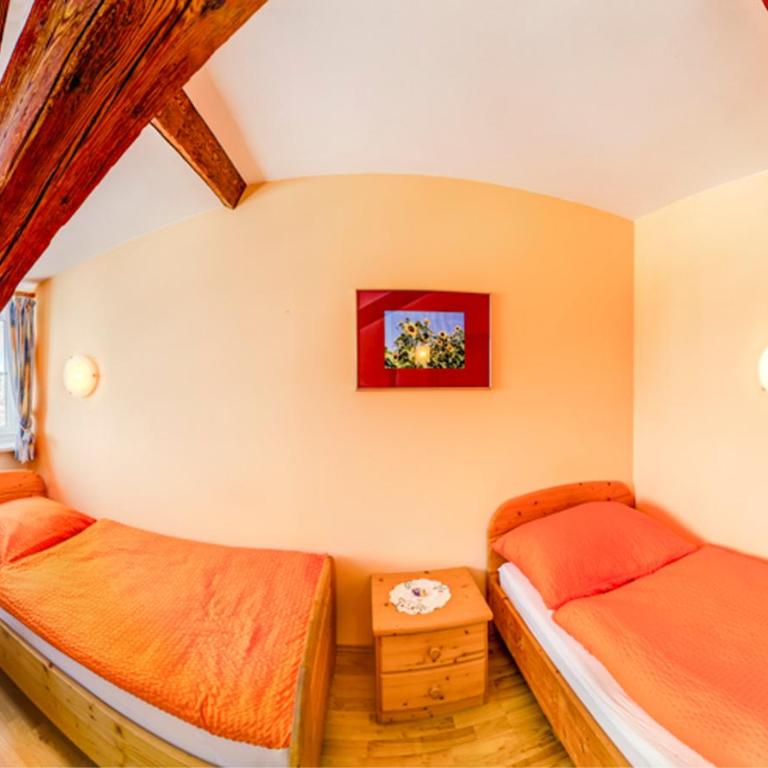 Frühstückspension Zanglhof - Doppel- oder Zweibettzimmer - 6