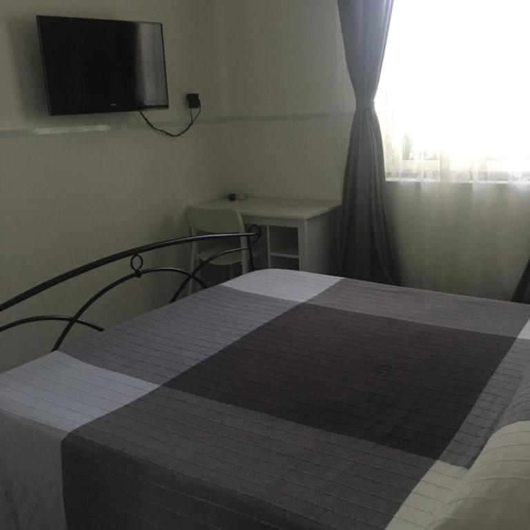 Aeroporto Bellini Rooms - Double Room with Private Bathroom - 3