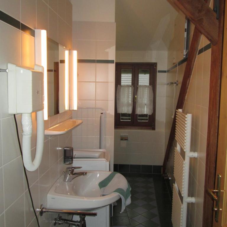 Schloss Manndorf Gästehaus - Apartment mit 2 Schlafzimmern - Dachgeschoss - 10