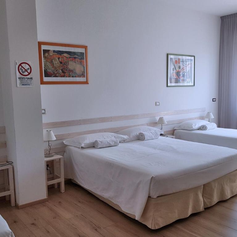 La Camera Bologna-Stazione Affittaly Rooms - Camera Deluxe Matrimoniale/Doppia con Letti Singoli con Balcone - 5
