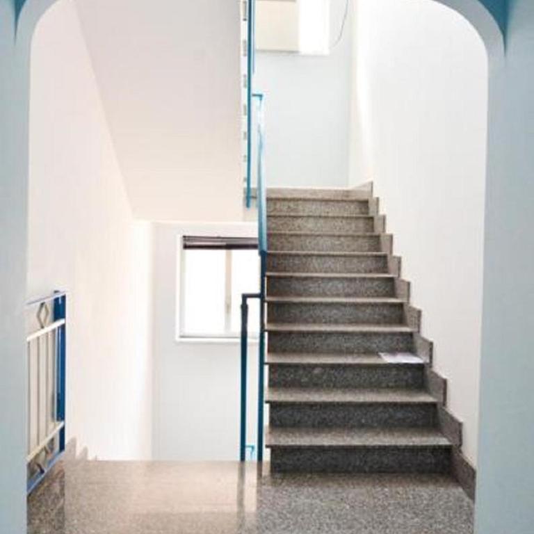 Gianni House Backpackers Hostel - Posto Letto in Dormitorio Misto con 6 Letti - 3