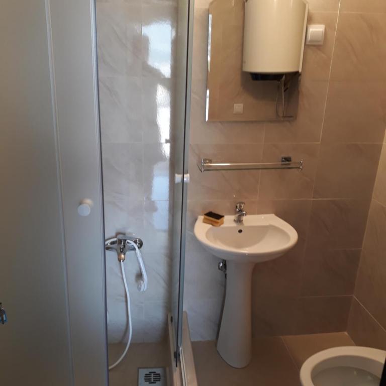 Guest House Sandra - Triple Room with Bathroom - 5