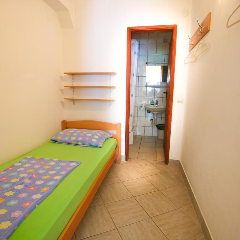 Guest House Saga - Triple Room with Kitchenette - 2