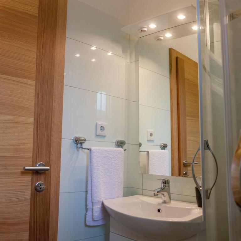 Villa Maja - Deluxe Double or Twin Room - 15