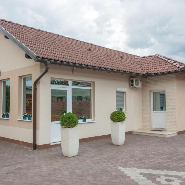 Villa Maja - Three-Bedroom Apartment - 7