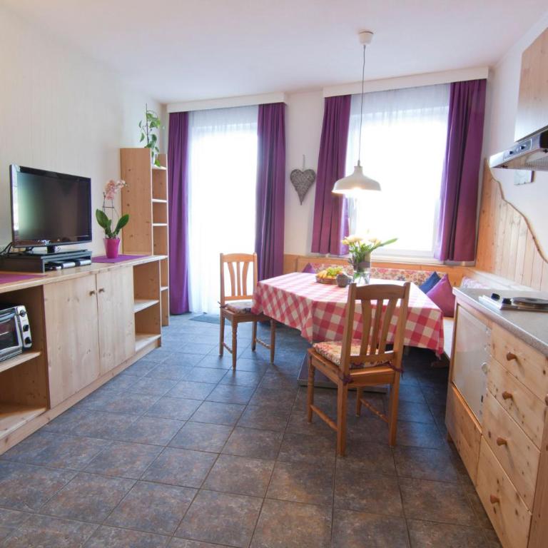 Appartementhaus Marina - Apartment mit 2 Schlafzimmern und Balkon - 13