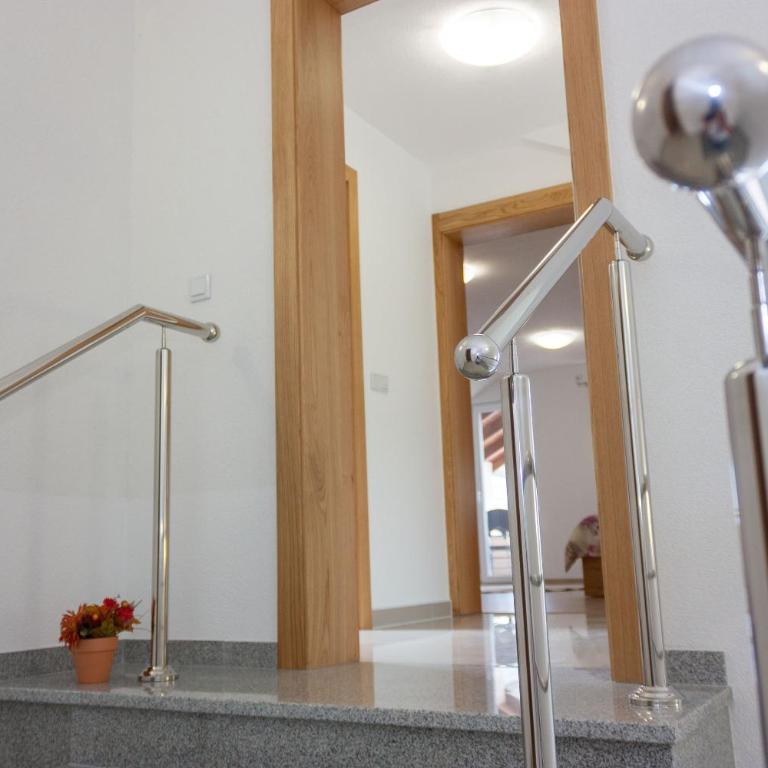 Villa Maja - Apartment with Balcony - 17
