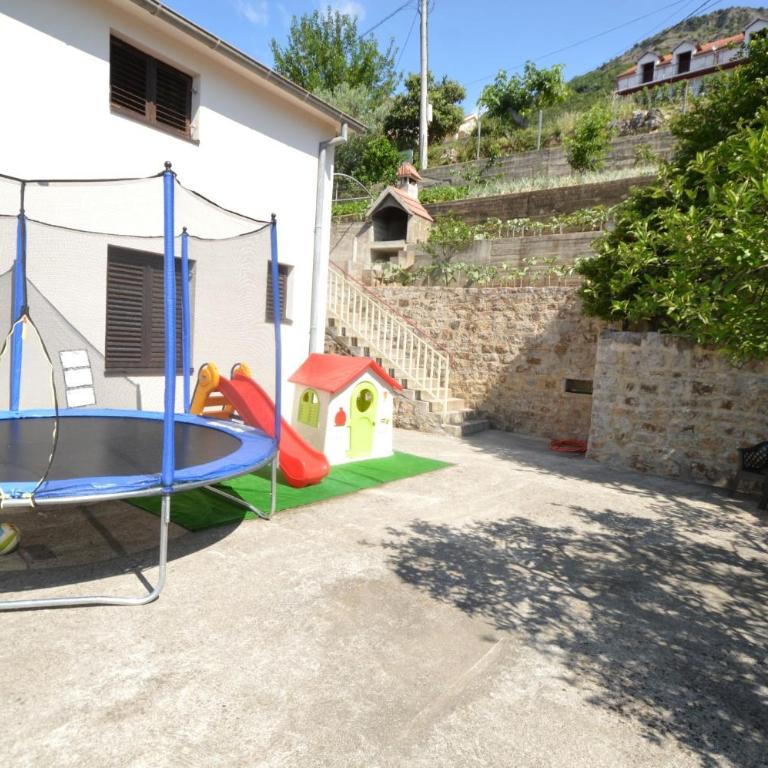 Vavic Apartments - One-Bedroom Apartment with Balcony and Sea View - 5