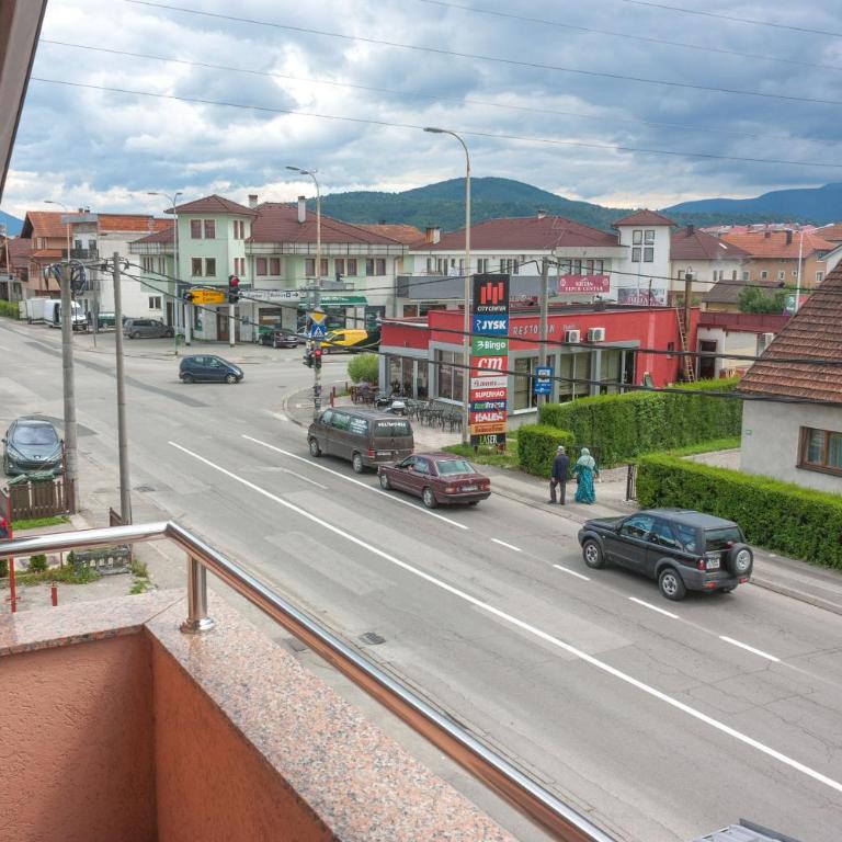 Villa Maja - Three-Bedroom Apartment - 9
