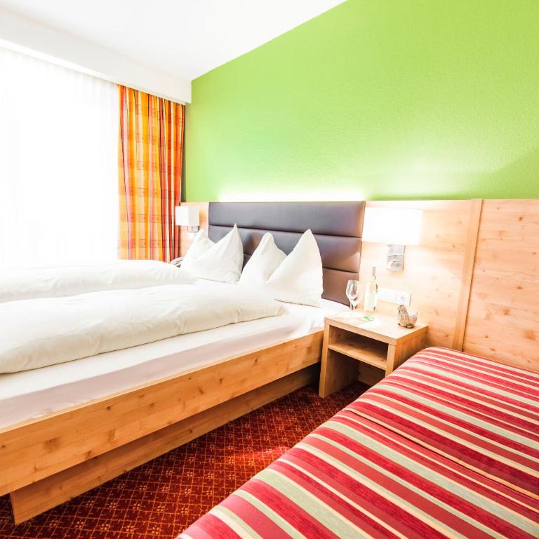 Hotel Rössl-Dependance Neue Post - Dreibettzimmer - 1
