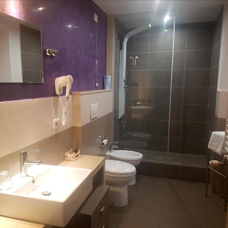 Ottomood Ala Ovest Catania Centro - Deluxe Quadruple Room with Balcony - 5