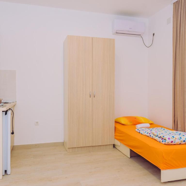 Apartments Krstovic - Studio - 9