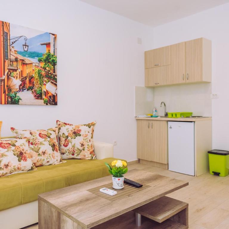 Apartments Krstovic - Porodični Studio - 8