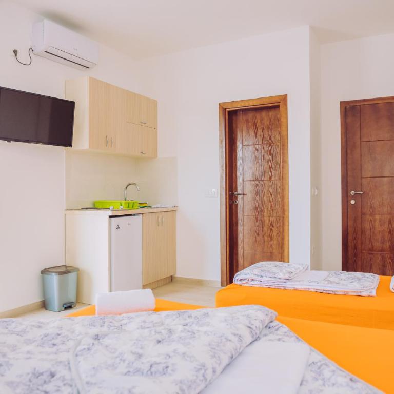Apartments Krstovic - Studio - 5