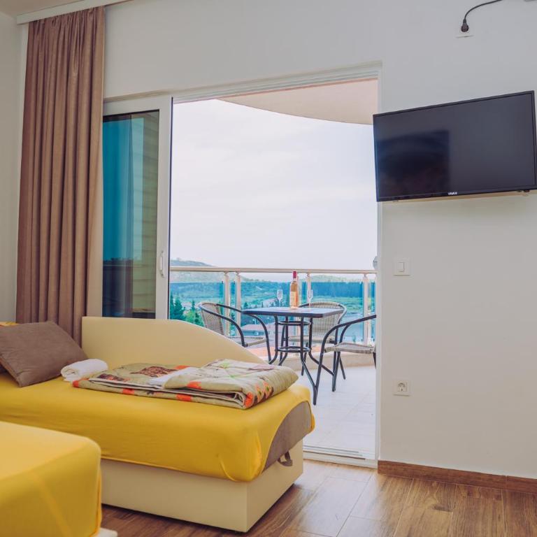 Apartments Krstovic - Studio - 4