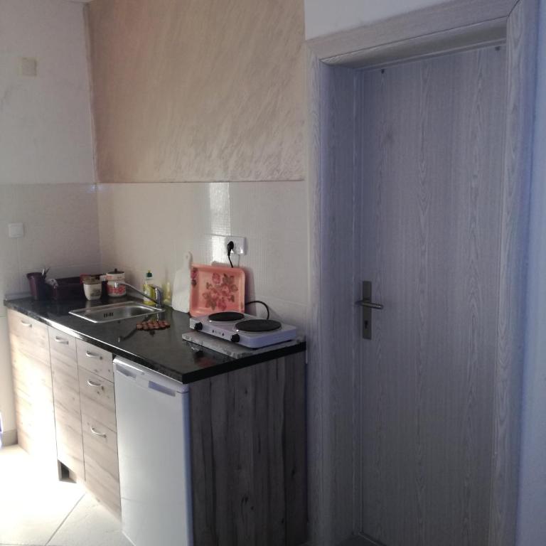 Apartments Stevanovic - Standard Twin Room with Shared Bathroom - 3