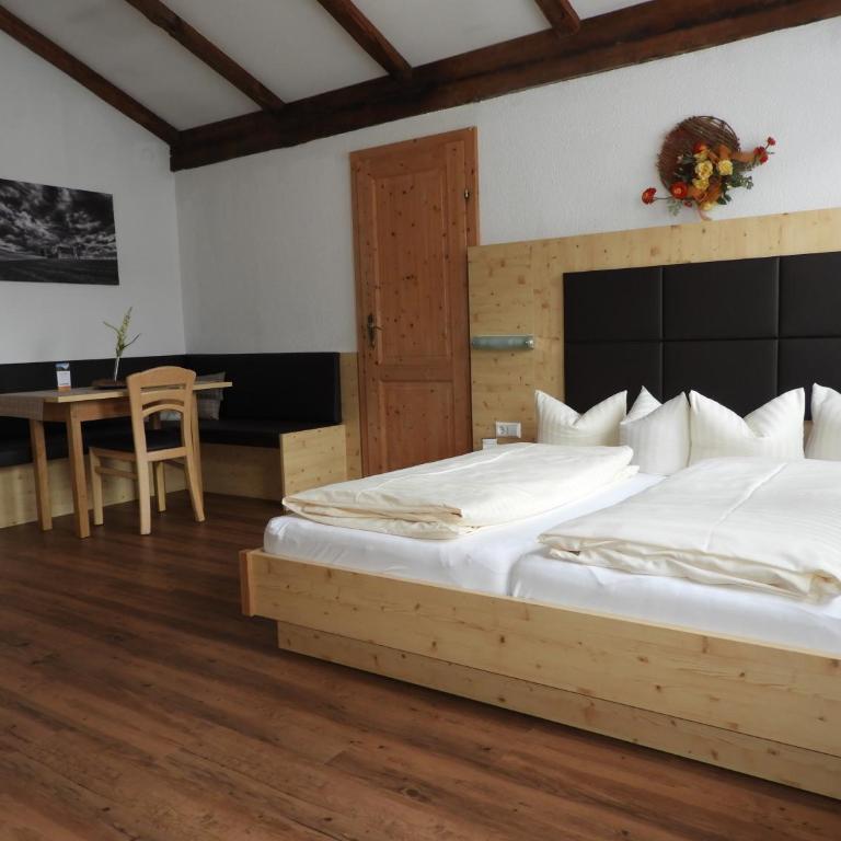 Hotel Hohe Tauern - Dreibettzimmer - 4