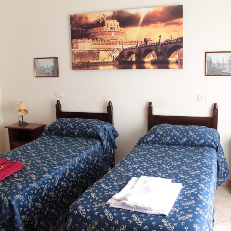 Ianus Guest House - Standard Double or Twin Room - 3