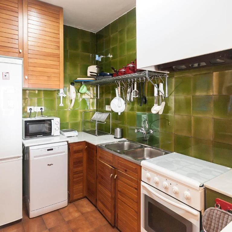 Lets Holidays SEA VIEWS APARTMENT ON THE BEACH - Apartamento - 6