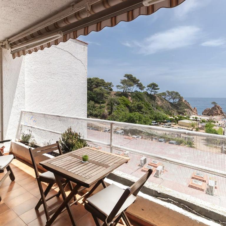 Lets Holidays SEA VIEWS APARTMENT ON THE BEACH - Apartamento - 3