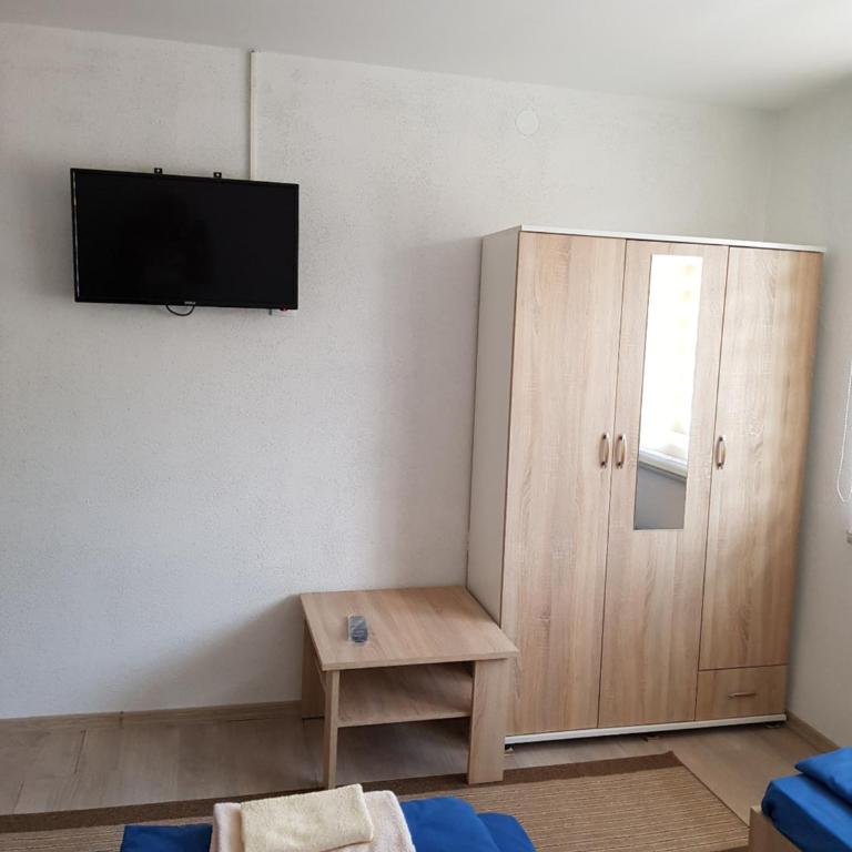Bistrička stanica - Basic Triple Room with Shared Bathroom - 4