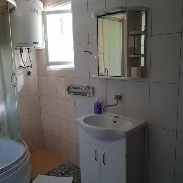 Bistrička stanica - Double Room with Shared Bathroom - 7