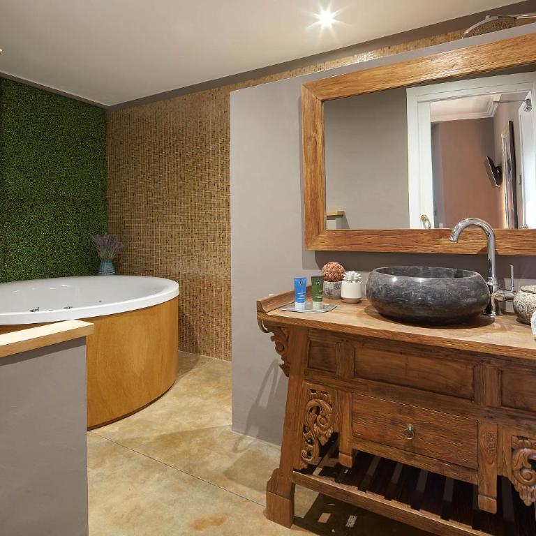 La Indiana de Begur, Petit Hotel Boutique - Suite Deluxe con bañera de hidromasaje - 6