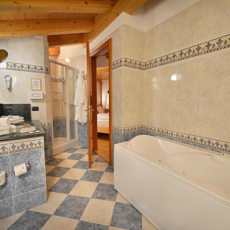 Hotel Posta - Camera Superior Matrimoniale/Doppia con Letti Singoli - 3