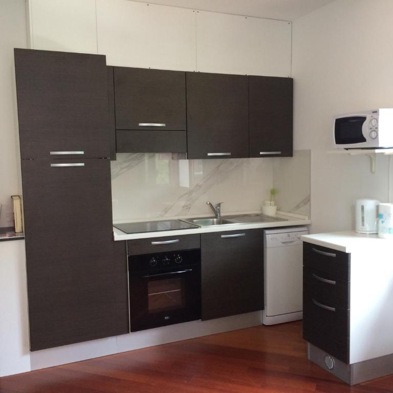 Casa Lorenzo - Appartamento con 2 Camere da Letto e Patio - 8