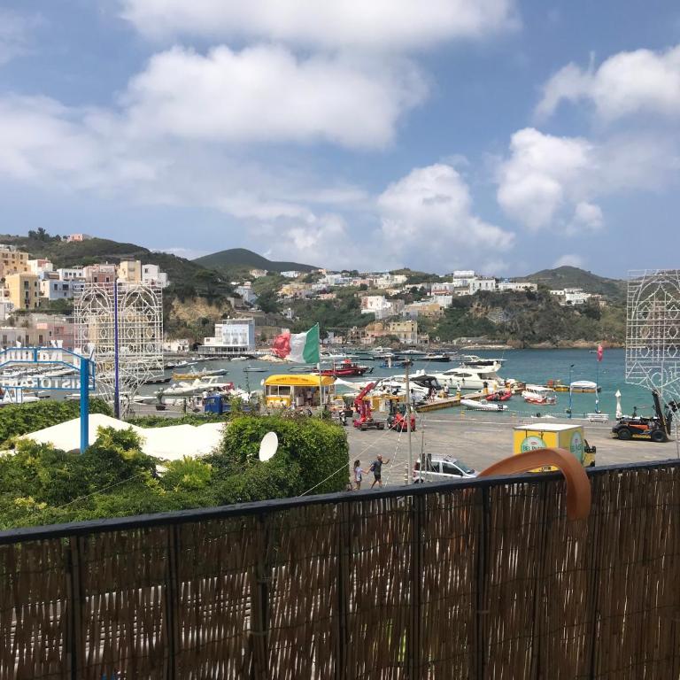 IMMOBILEVANTE - LUISA - Appartamento con 1 Camera da Letto, Balcone e Vista Mare - 12