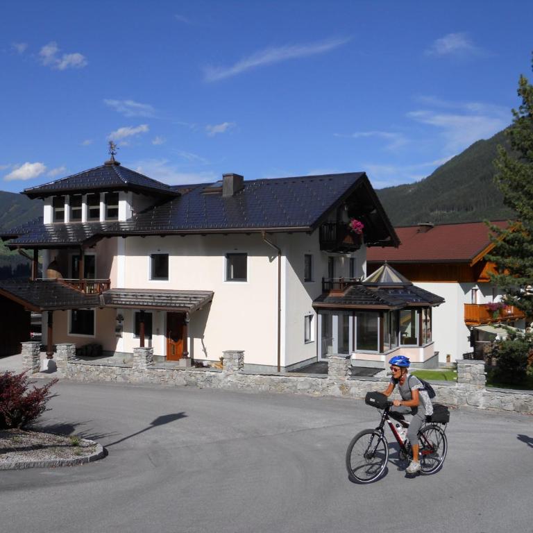 Ferienwohnung Maierhofer - Apartment mit 2 Schlafzimmern und Balkon - 1
