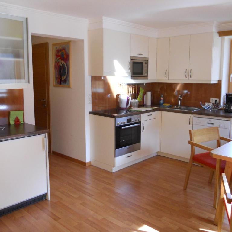 Ferienwohnung Maierhofer - Apartment mit 2 Schlafzimmern und Balkon - 12