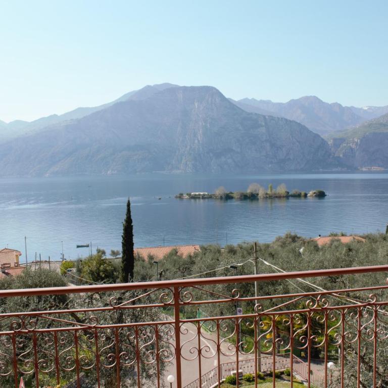 Hotel Casa Gagliardi - Camera Matrimoniale con Balcone Vista Lago - 5