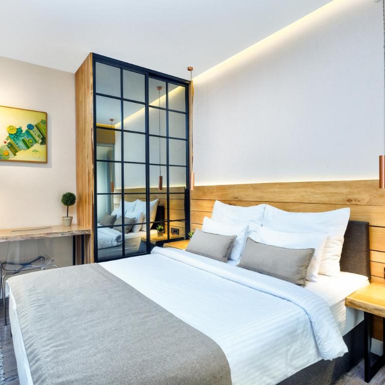 One Luxury Suites - Luksuzni apartman sa 1 Spavaćom Sobom, Hidromasažnom Kadom i Terasom - 5