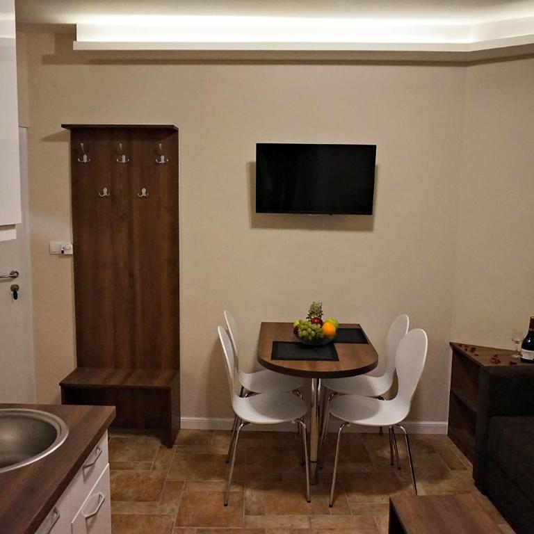 Vila Plan 404 - One-Bedroom Apartment - 4