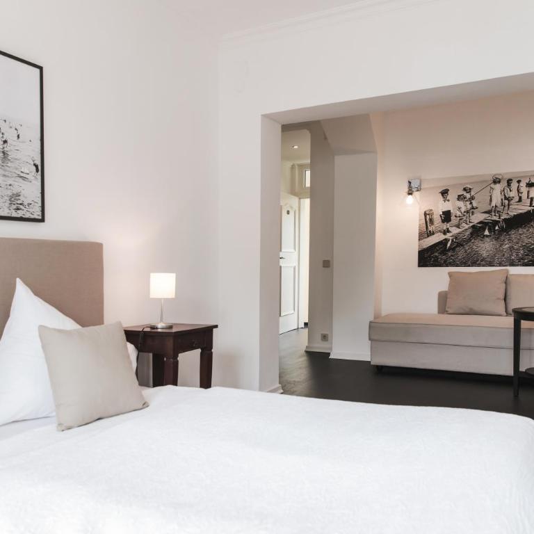 Strandhotel Sille - Doppelzimmer mit Balkon und Seeblick - 8
