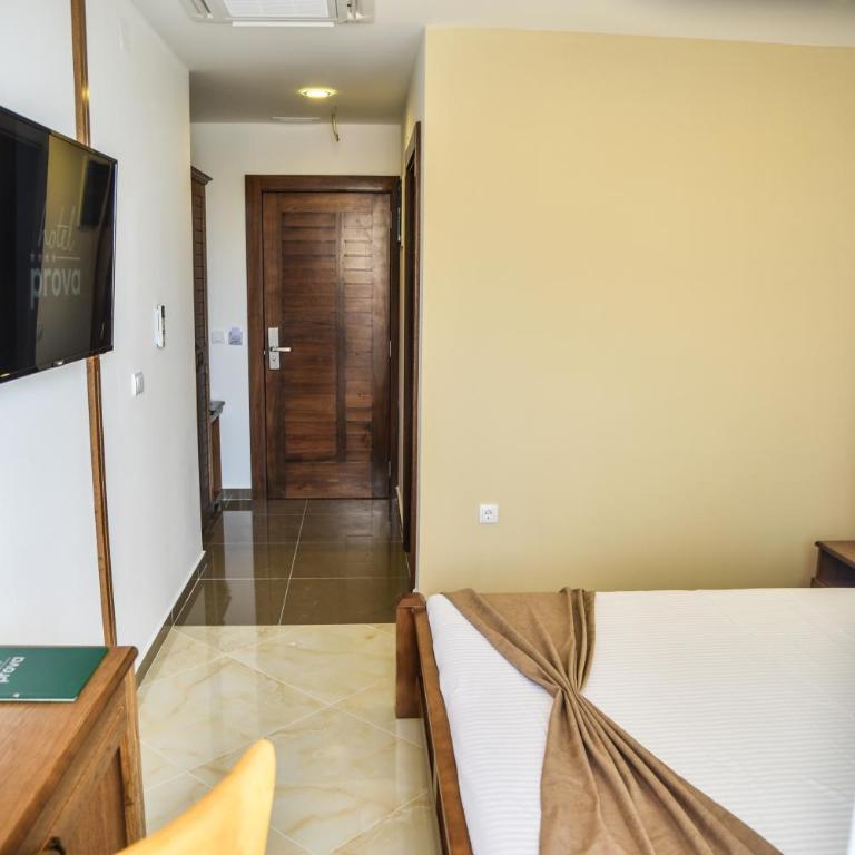 Hotel Prova - Deluxe Double Room with Balcony and Sea View - 3