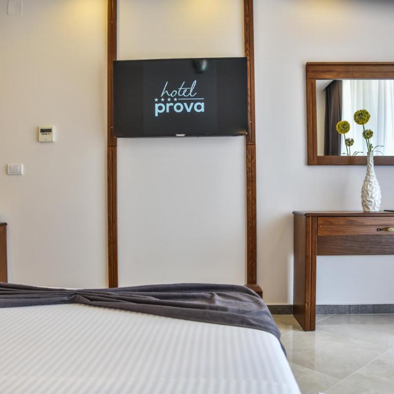 Hotel Prova - Triple Room with City View - 6