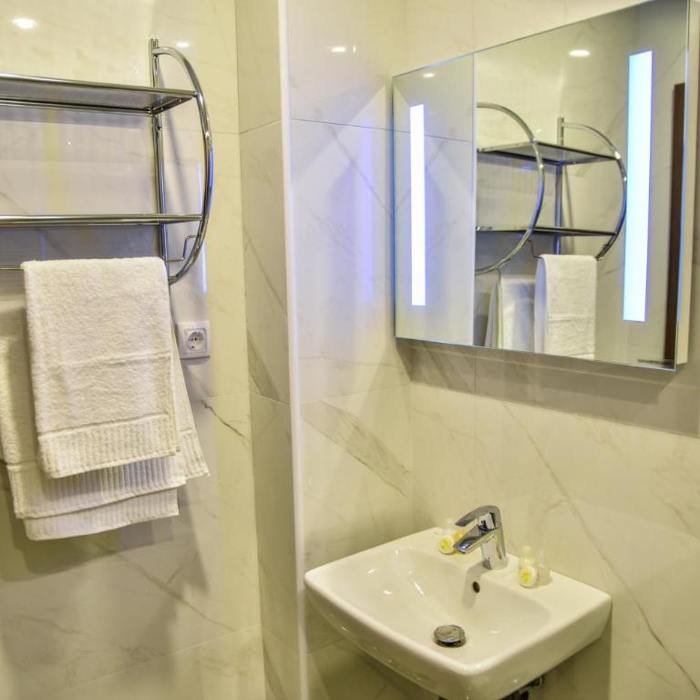 Hotel Prova - Triple Room with Sea View - 9