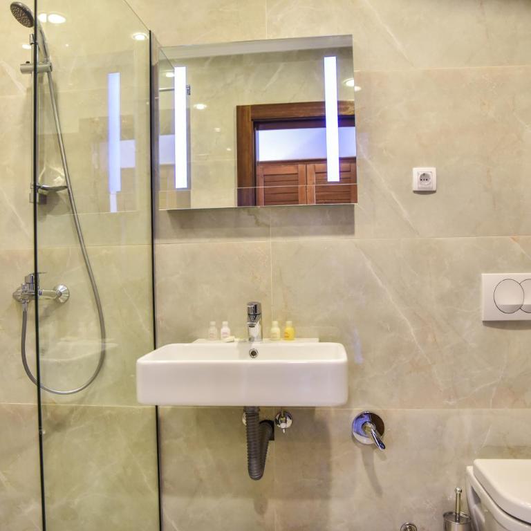Hotel Prova - Family Room with Sea View - 9