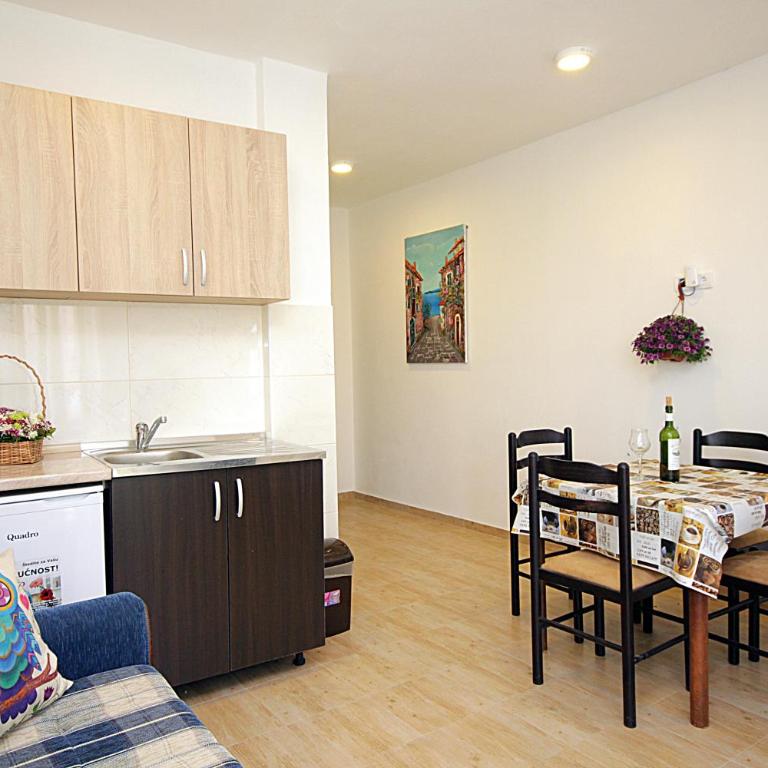 Apartments Mirko - Apartman - Prizemlje - 17