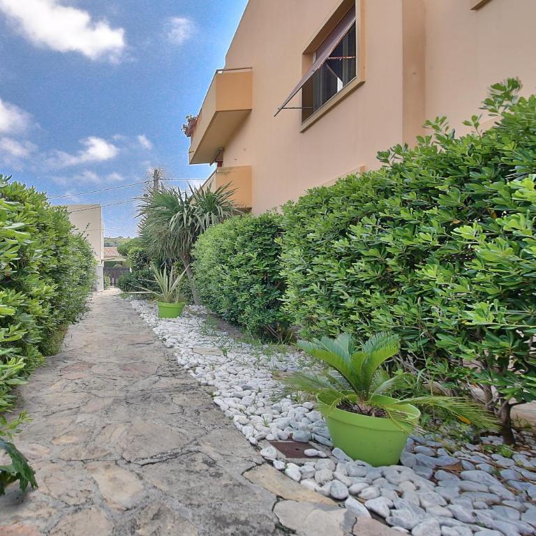 Near CAP D'ANTIBES & BEACH Two-bedroom - Appartement - 5