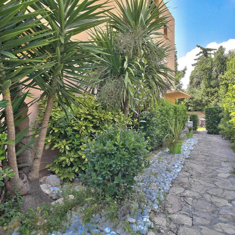 Near CAP D'ANTIBES & BEACH Two-bedroom - Appartement - 11