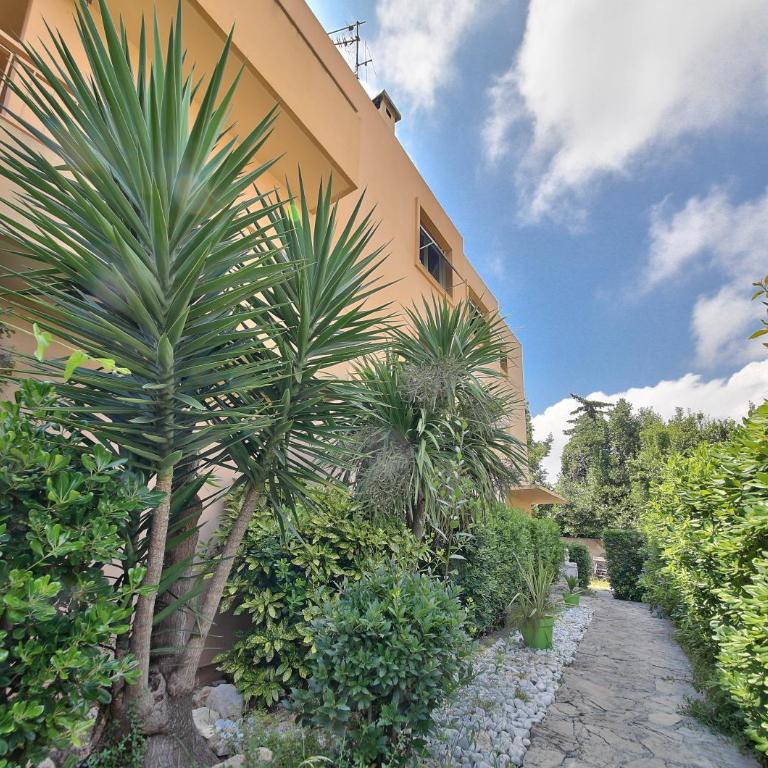 Near CAP D'ANTIBES & BEACH Two-bedroom - Appartement - 13